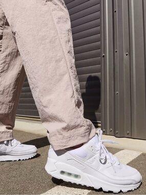 NIKE AIR MAX 90 WOMEN’S SHOES
